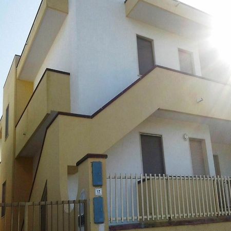 Apartment With 2 Bedrooms In Torre Pali, With Enclosed Garden - 800 M Salve Bagian luar foto