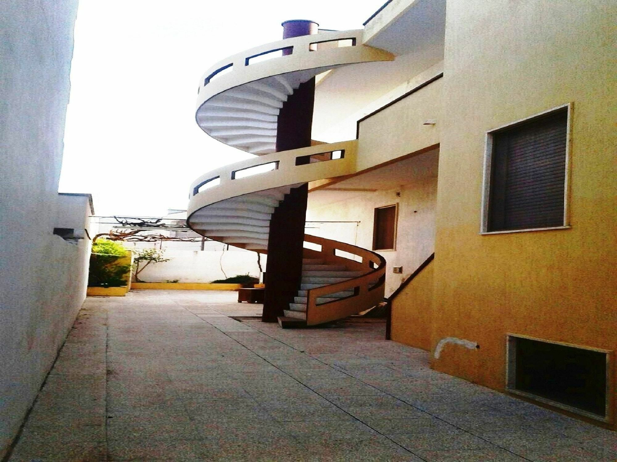 Apartment With 2 Bedrooms In Torre Pali, With Enclosed Garden - 800 M Salve Bagian luar foto